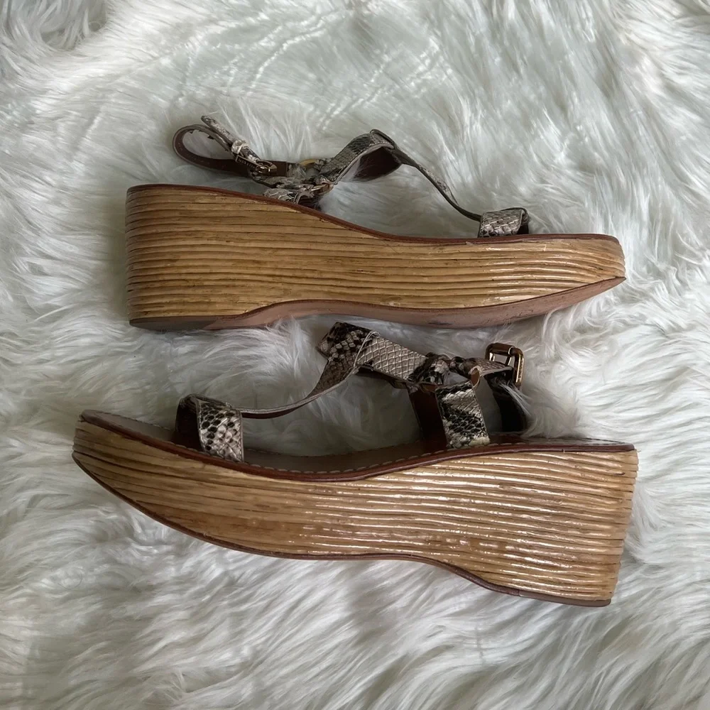 Tory Burch size 11 crocodile snakeprint leather summer vacation wedges
